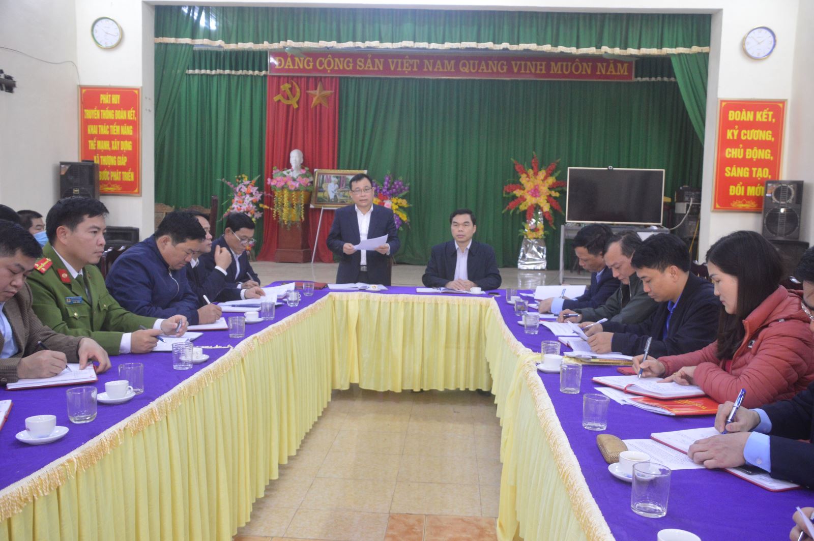 Lãnh đạo Ban Tổ chức Tỉnh ủy dự sinh hoạt chi bộ tại xã Thượng Giáp và  xã Thượng Nông, huyện Na Hang