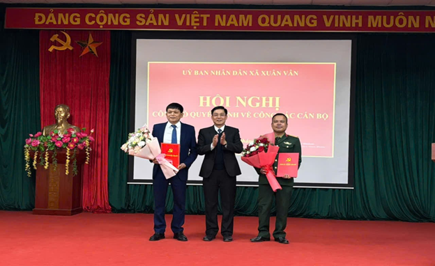 Công bố quyết định về công tác cán bộ tại Đảng bộ xã Xuân Vân